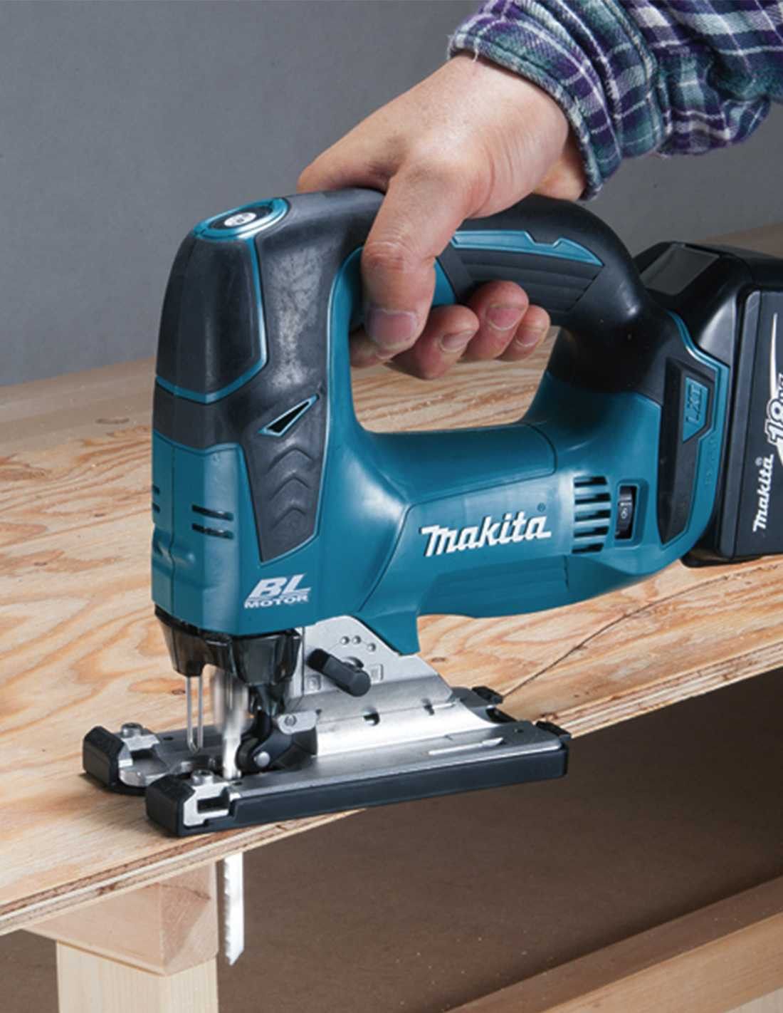 Makita kit with 11 tools + 3 bat + charger + 2 bags DLX1143BL3