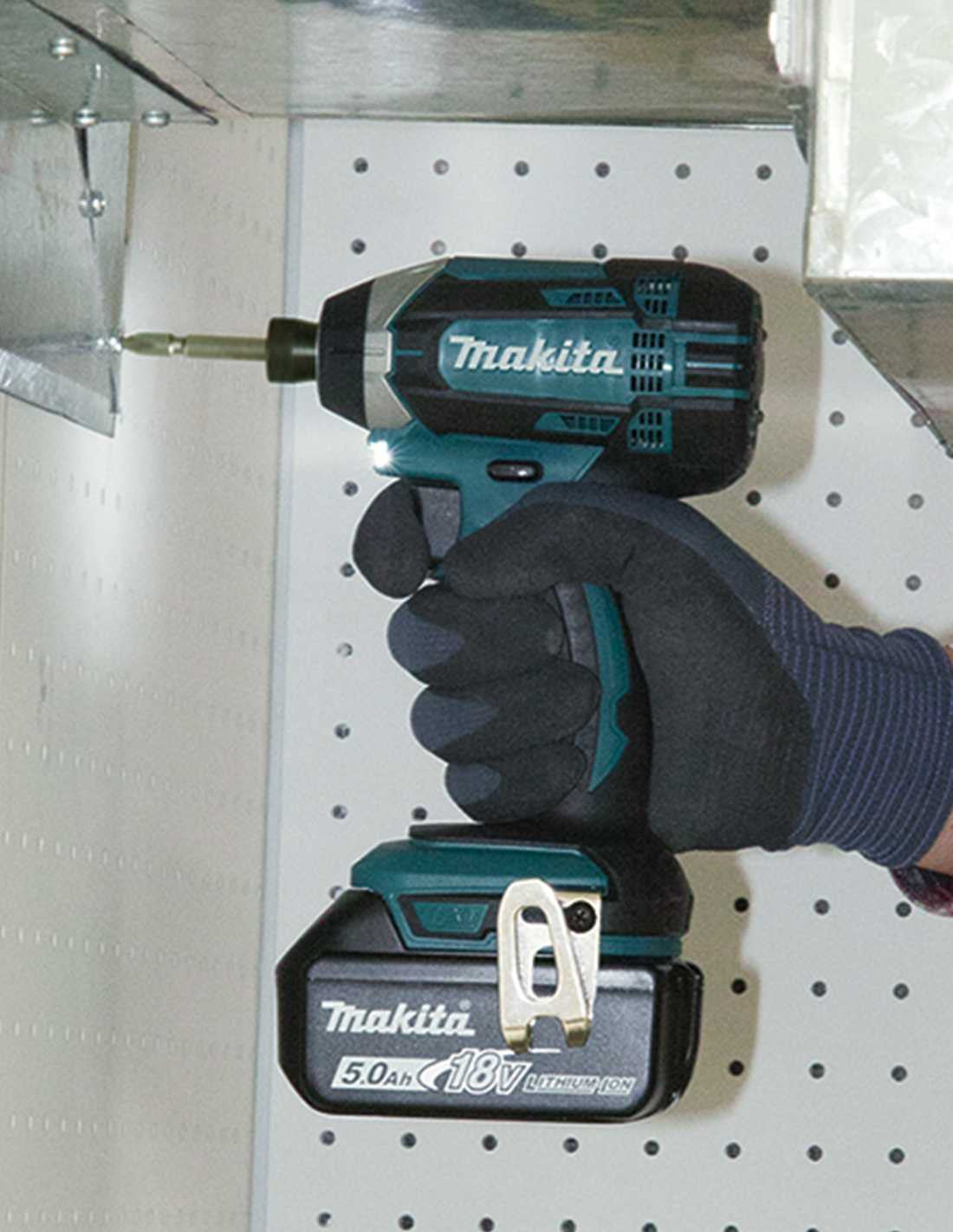 Makita kit with 11 tools + 3 bat + charger + 2 bags DLX1171BL3