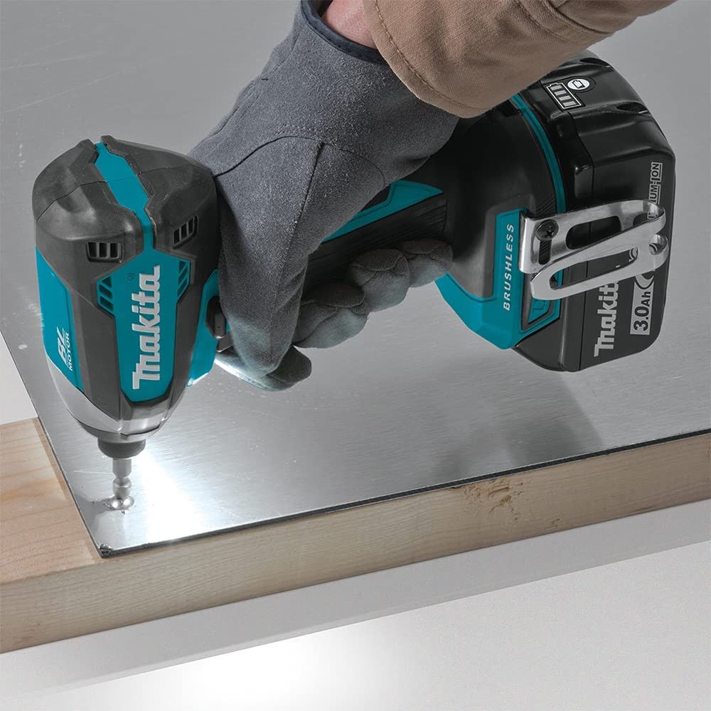 Makita kit 4 tools + 2bat 5Ah + charger + bag LXT600 DLX4481BL2