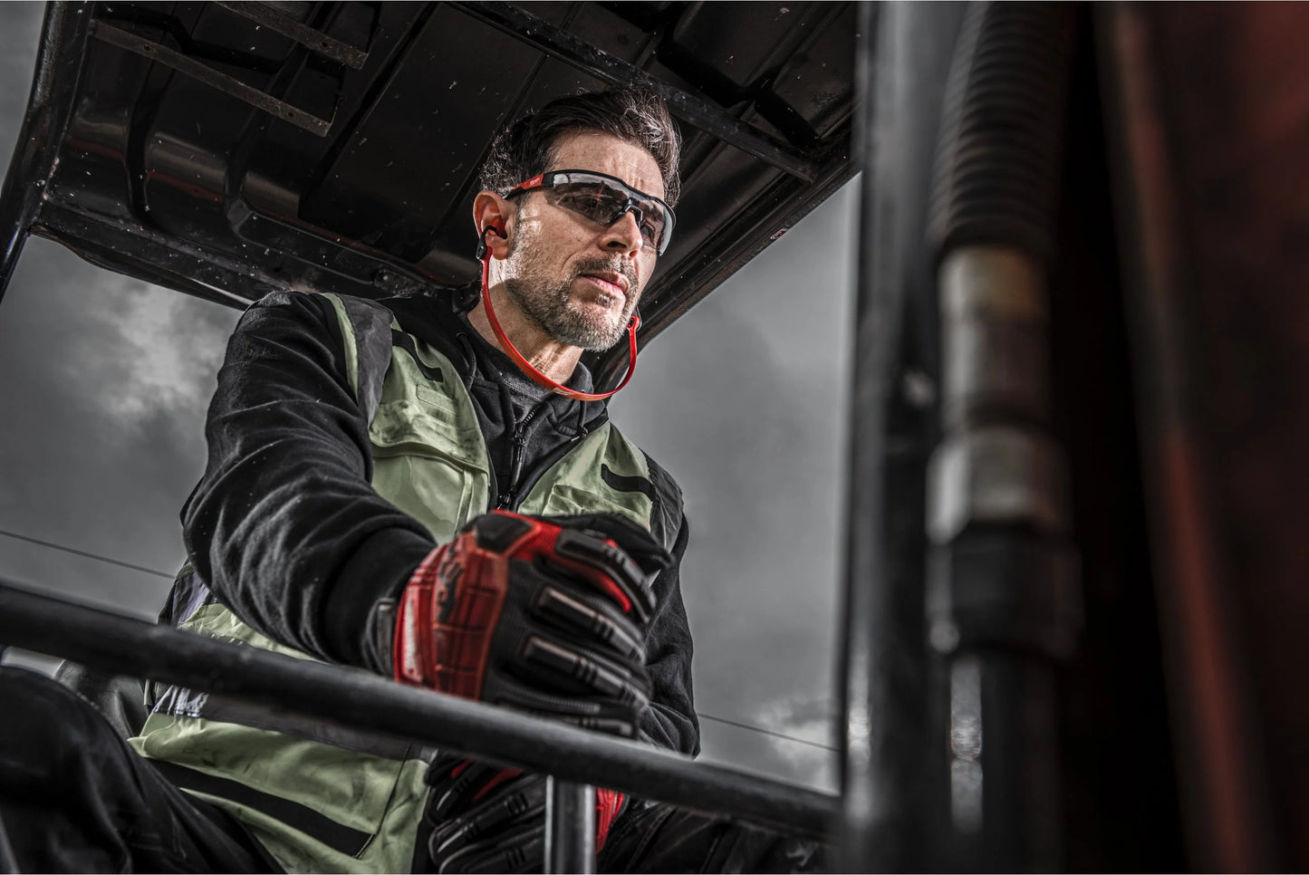 Milwaukee anti-fog and anti-scratch safety glasses