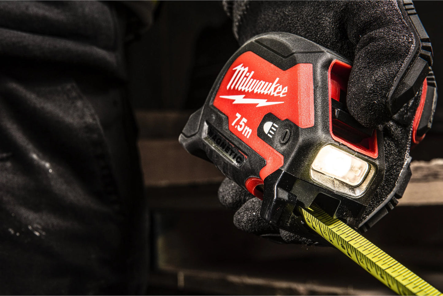 Milwaukee 7.5m Magnetic LED Tape Measure