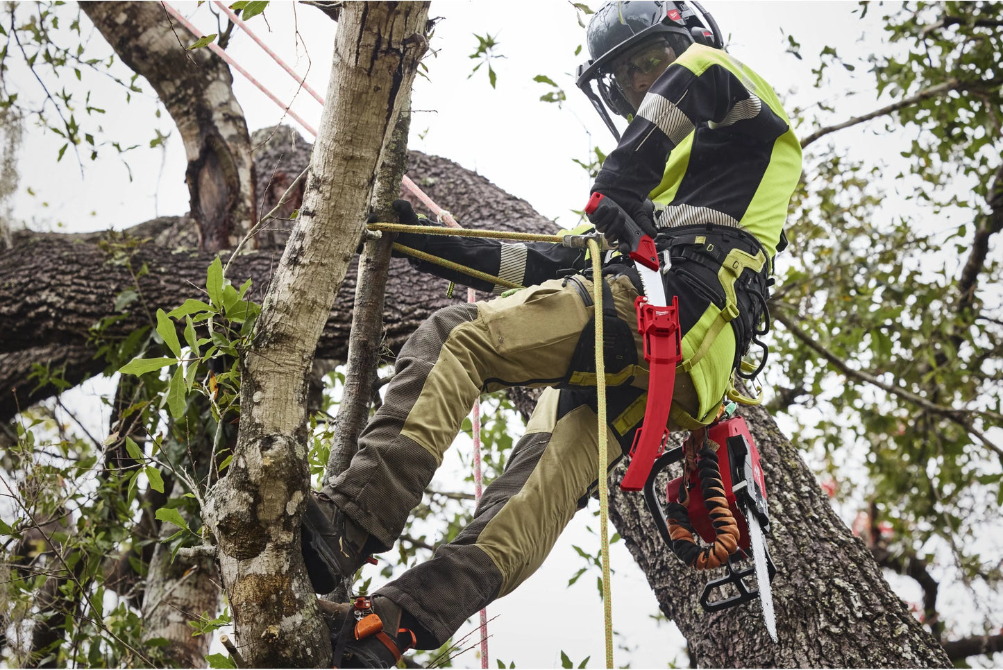 Milwaukee 35cm Curved Pruning Saw with Sheath