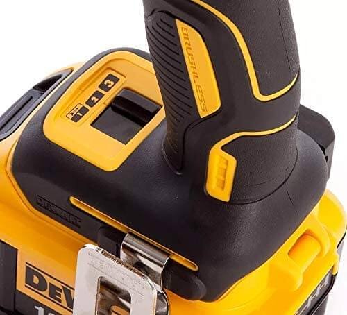 18V XR Brushless Impact Driver 205Nm with 2 2Ah batteries and Dewalt DCF887D2 case