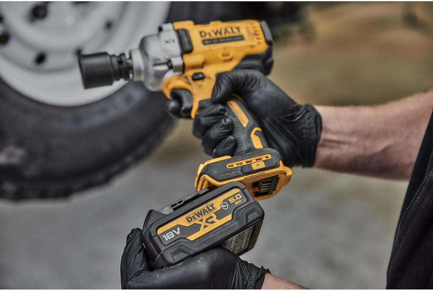 Dewalt DCF891NT 18V 1/2" XR Brushless Impact Wrench with Carrying Case