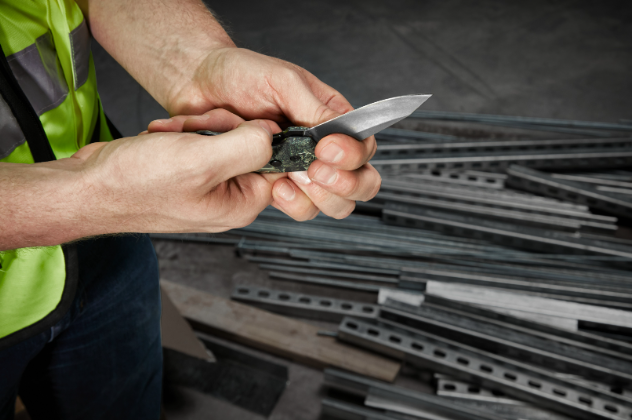 Milwaukee FASBACK Camouflage Sharp Blade Knife