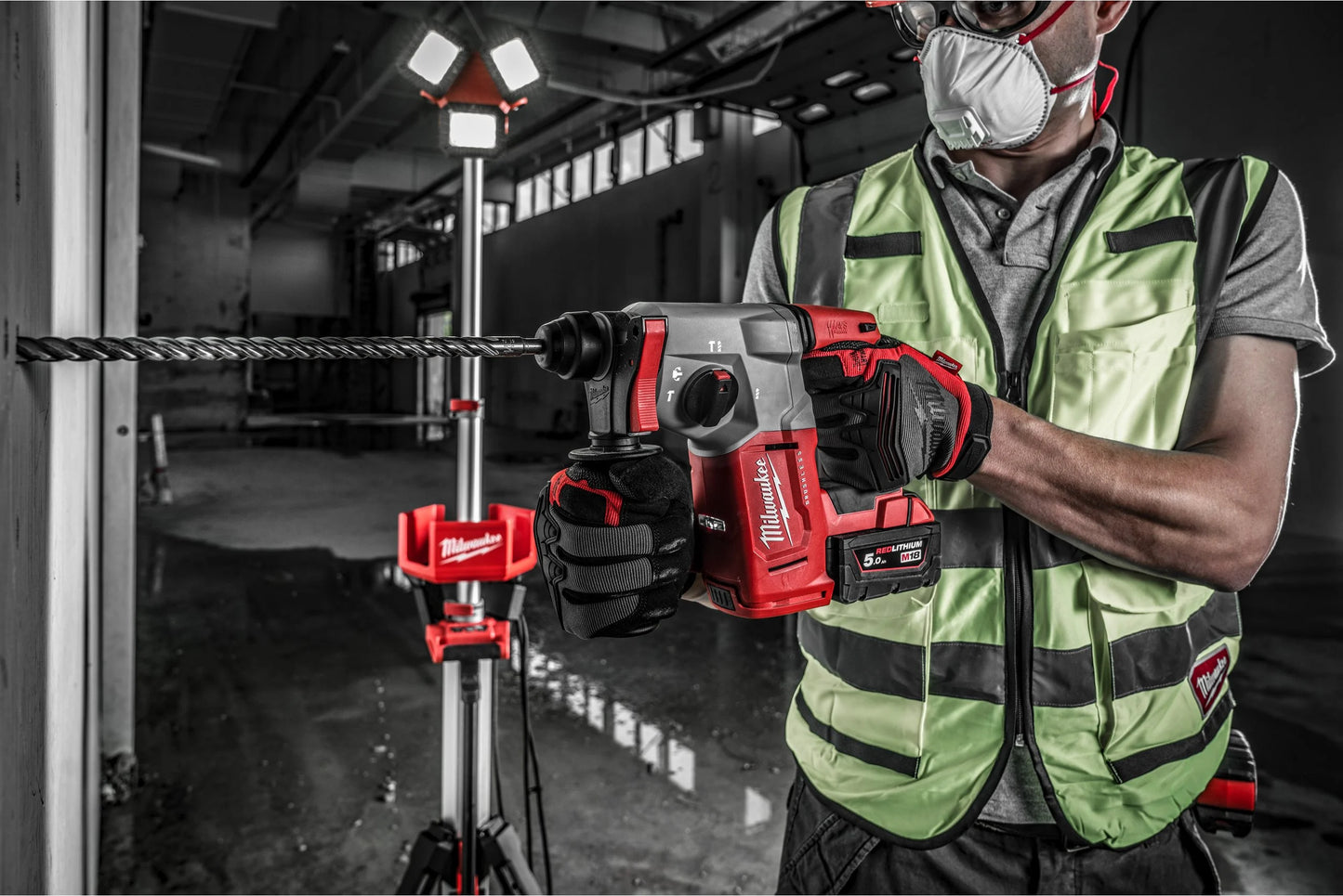 SDS-PLUS 2.3J M18 25mm Combination Hammer + 2bat 5Ah + Charger + Case Milwaukee M18 BLH-502X