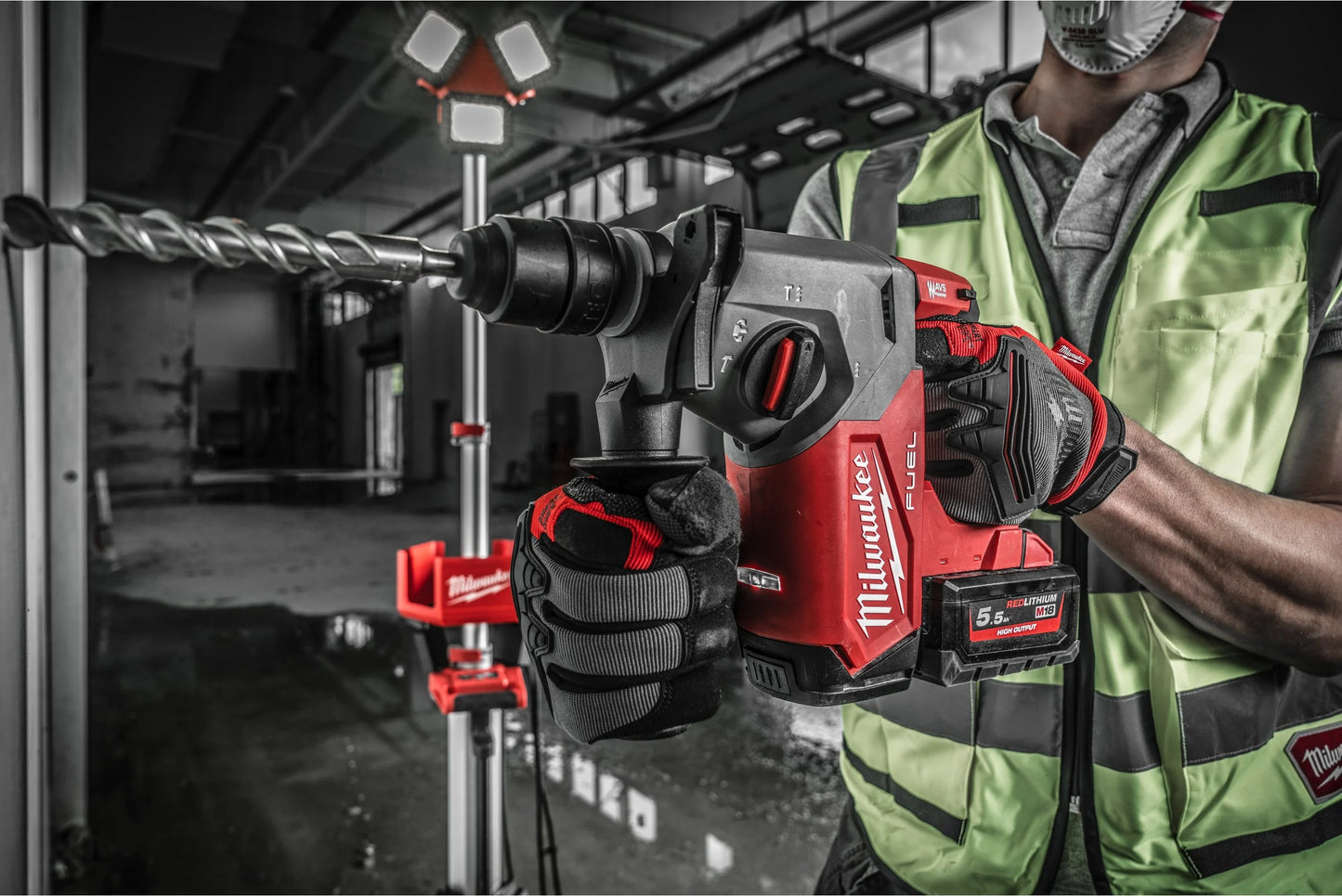 Milwaukee M18 FHX-5552X 26mm SDS-Plus Hammer Drill with Fixtec 2.5J + 2 5.5Ah batteries + Charger + Case