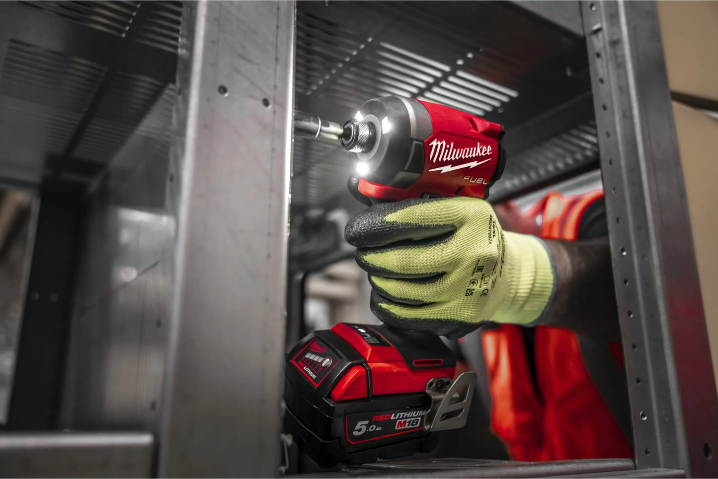 Powerpack M18 Taladro percutor + Atornillador de impacto + 2bat + Cargador + Maletin Milwaukee M18 FPP2A3-502X