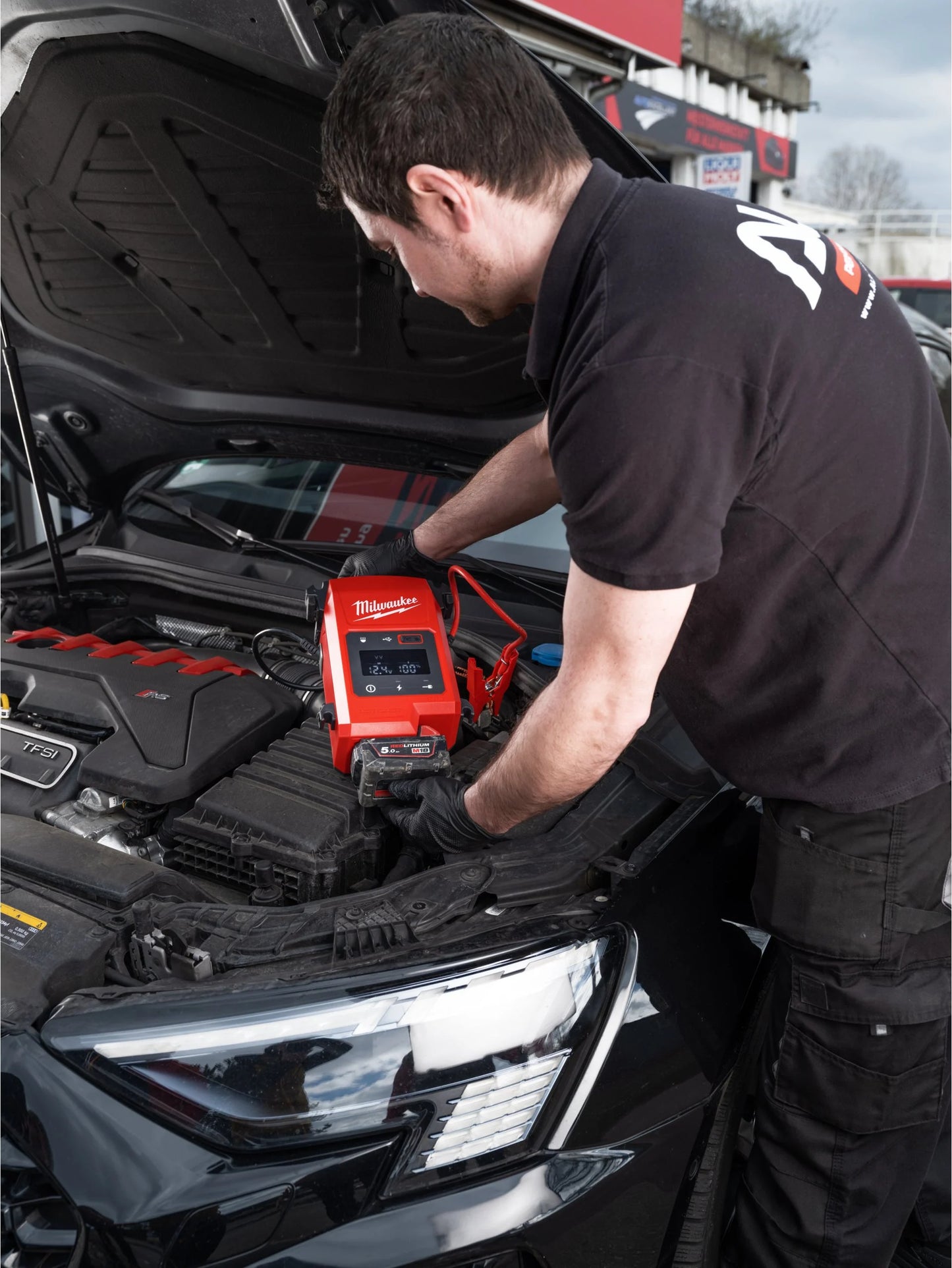 Arrancador para vehículo M18 2.000A Milwaukee