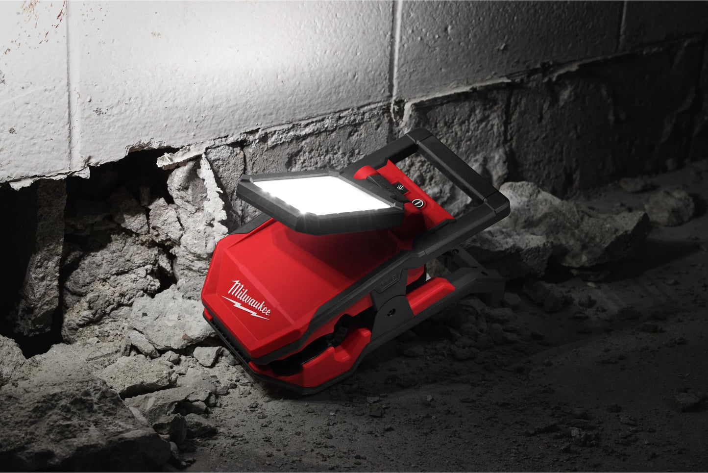 Milwaukee M18 PAL2-0 Pivoting Area Light